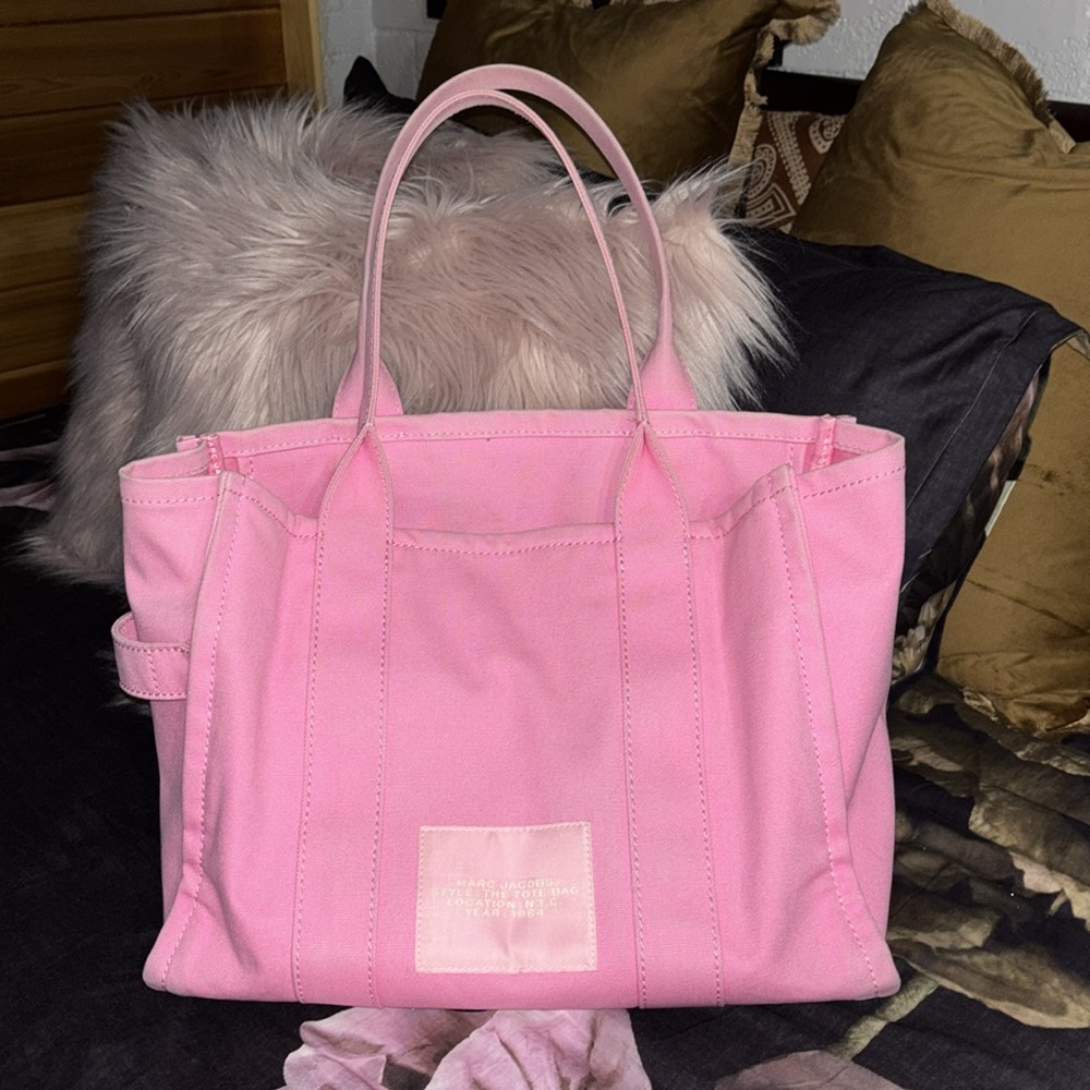 Marc Jacobs Large Tote Bag - Picture 2 of 8